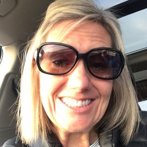 Meet your Posher, Vivictoria